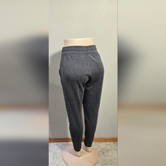 Under Armour Celliant Athletic Gray Pants Women's Size Medium  Wisconsin Badgers - Picture 7 of 8